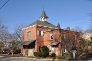 Burlington Tourism Carriage House